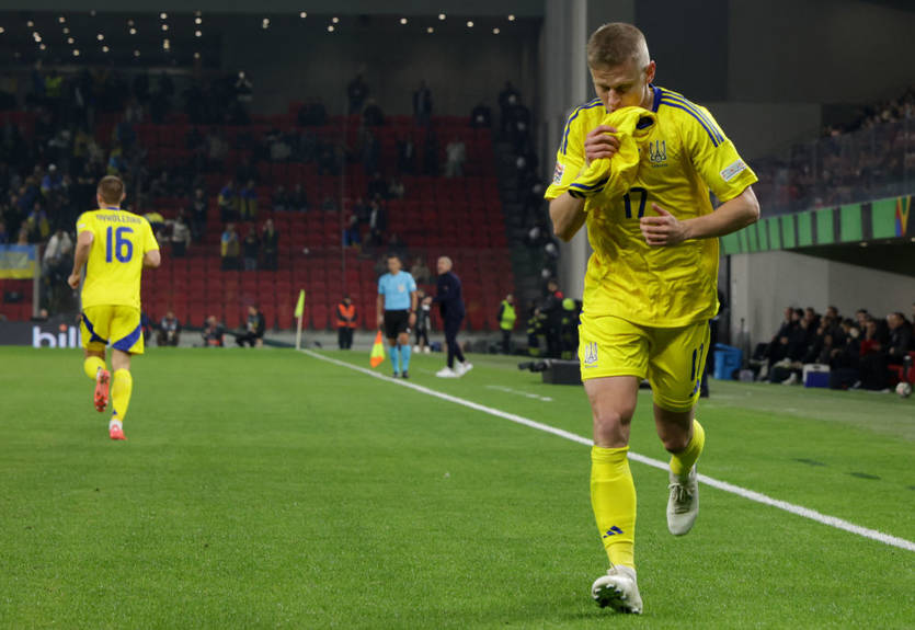 Зинченко поблагодарил фанатов за поддержку в ноябрьских матчах сборной