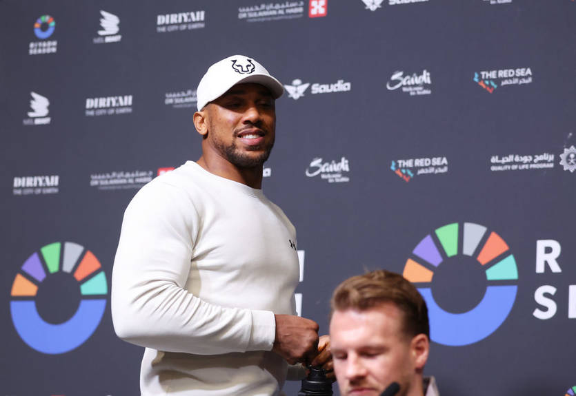 Тони Беллью подобрал соперника для Джошуа