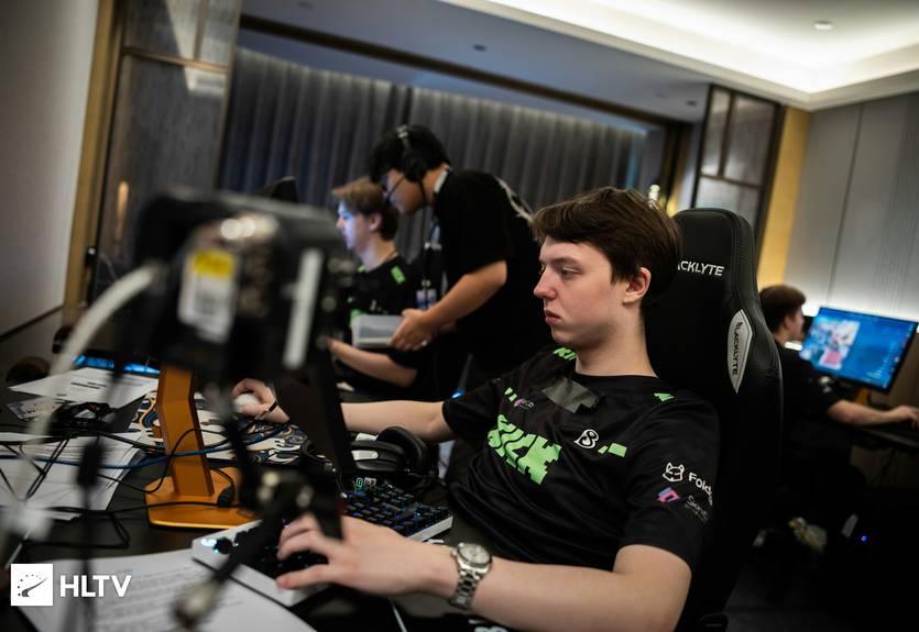 B8 проиграли Astralis и потеряли шансы попасть на Major