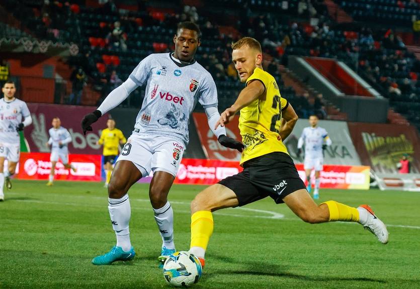 Александрия продлила серию без поражений