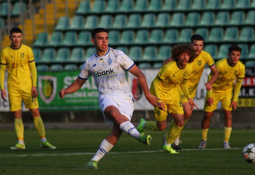 Впервые в истории Юношеской Лиги УЕФА игрок украинского клуба оформил хет-трик Впервые в истории Юношеской Лиги УЕФА игрок украинского клуба оформил хет-трик