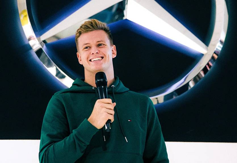 Шумахер покине Мерседес після закінчення сезону-2024 Шумахер покине Мерседес після закінчення сезону-2024