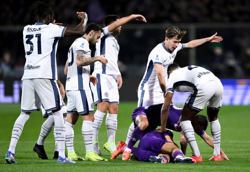 Гравця Фіорентини, який втратив свідомість на полі, вивели з-під наркозу