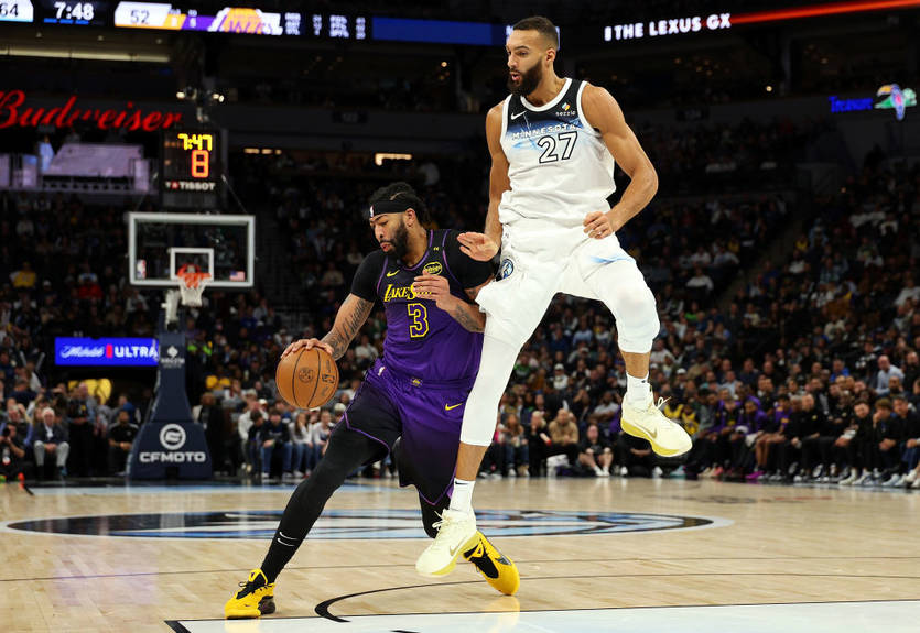 НБА: Лейкерс разгромно проиграли Миннесоте, победа Бостона