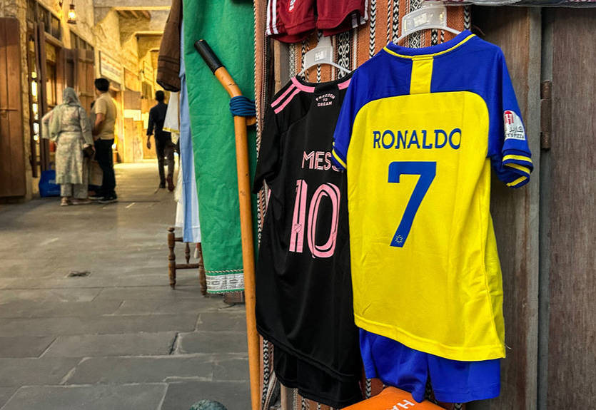 Сирійські повстанці змусили полоненого вибирати кращого між Роналду та Мессі