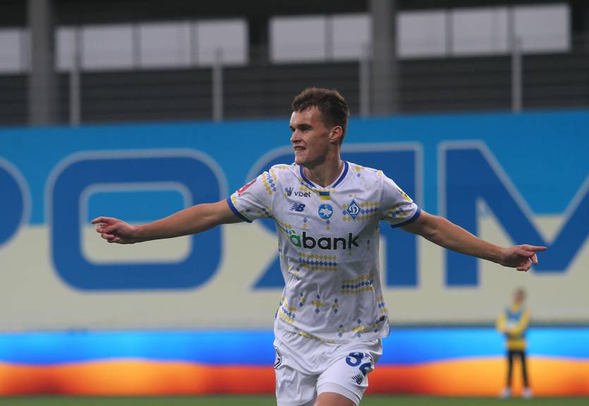 Михавко - кращий центрбек за просуванням м'яча в не топ-5 лігах,  в топ-10 ще один представник УПЛ