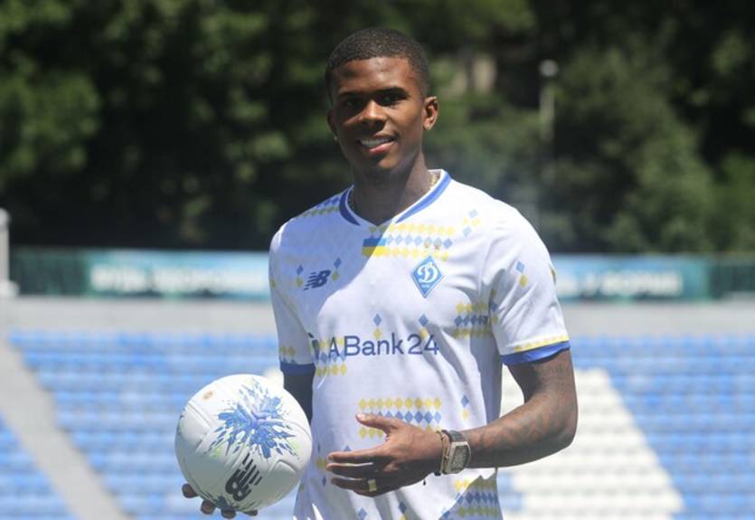 Футболіст Динамо покинув клуб і переїхав до США