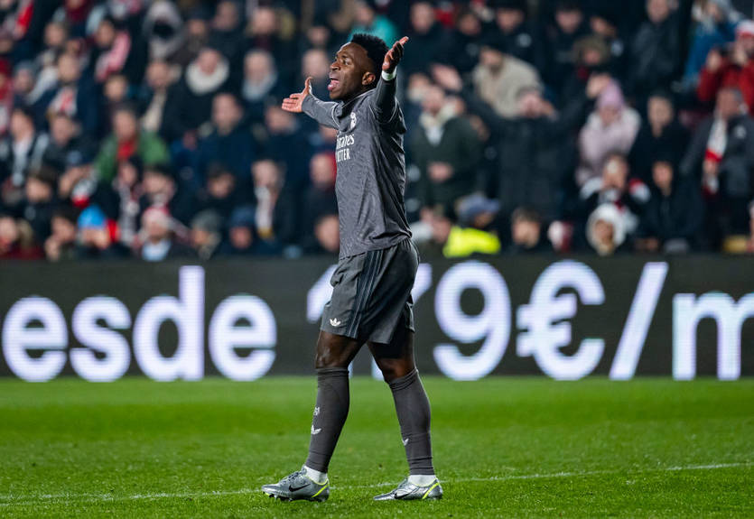 Барселона обвинила Ла Лигу в двойных стандартах из-за неудаления Винисиуса