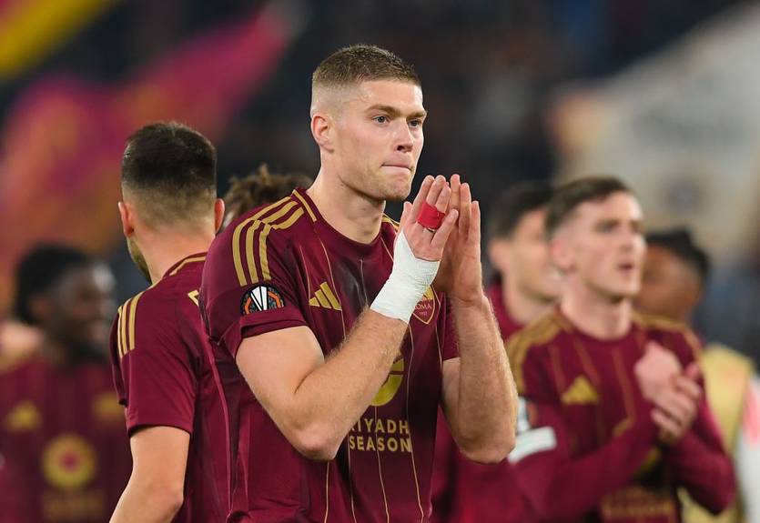 Довбик знову залишився в запасі Роми