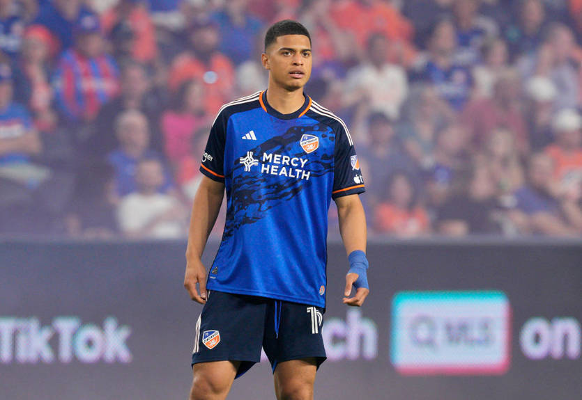 Шахтер отказал французскому клубу в трансфере своего нападающего