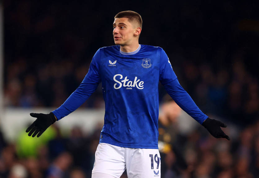 Миколенко сыграет юбилейный матч за Эвертон Миколенко сыграет юбилейный матч за Эвертон