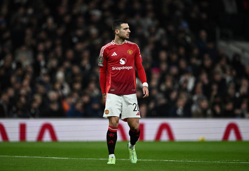 Защитник Манчестер Юнайтед поработал волонтером в канун Рождества