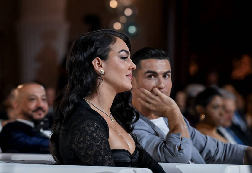 Возлюбленная Роналду сопровождала его на Globe Soccer Awards и поразила всех своим образом