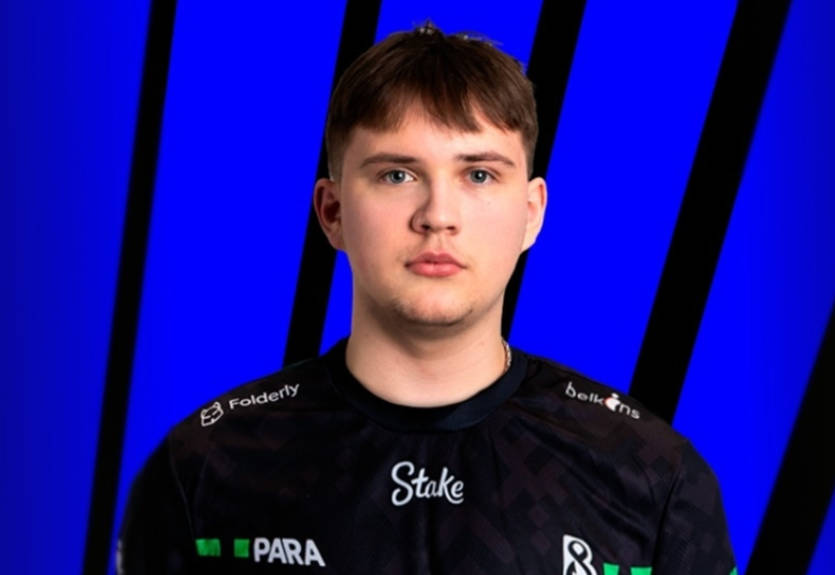 Kensizor змінив команду Коноплянки на B8