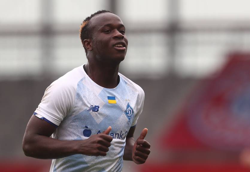 Игрока, которого Динамо отдало в аренду иностранному клубу удалили за то, что он сломал нос сопернику