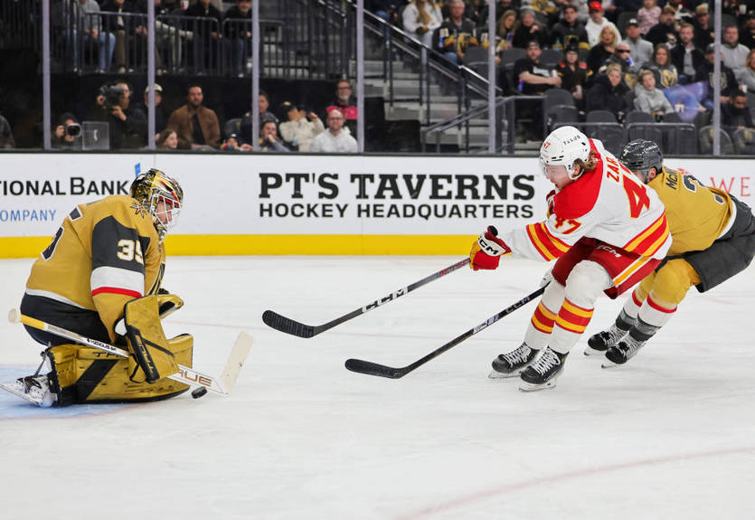 НХЛ: Лос-Анджелес вырвал победу у Филадельфии, поражения Чикаго и Калгари