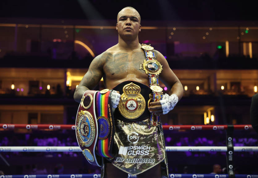 Британский супертяжеловес стал новым первым номером WBA, пояс которой принадлежит Усику