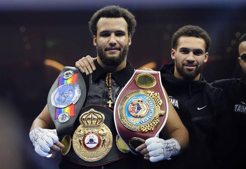 Мозес Итаума бросил вызов Даниэлю Дюбуа