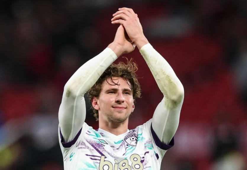 Три хвилини в крижаній воді: Забарний показав ранковий ритуал