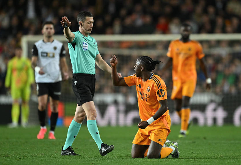 Реал вимагає зміни суддівського керівництва після епізоду на Местальї Реал вимагає зміни суддівського керівництва після епізоду на Местальї