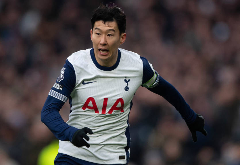 Клуб АПЛ продовжив контракт з зірковим нападником