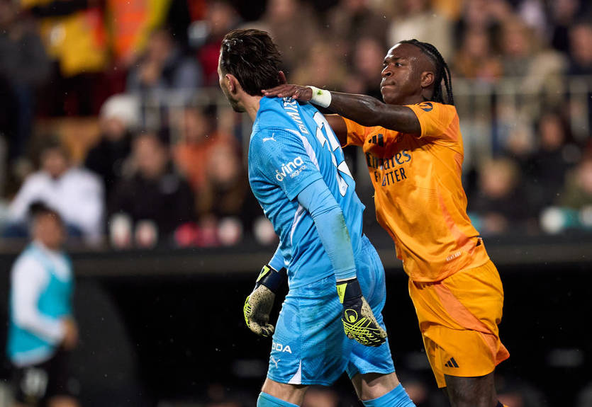 Вінісіус отримав дискваліфікацію після вилучення у матчі з Валенсією