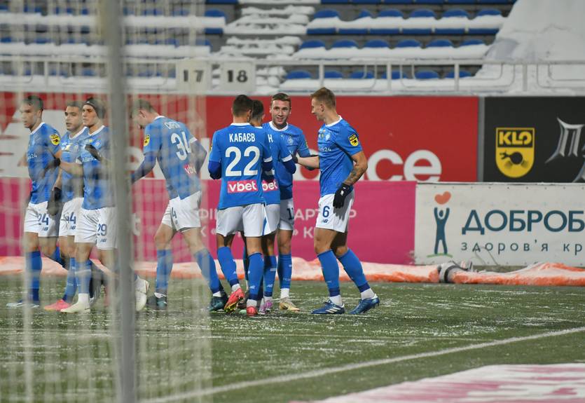 На матчі Динамо зняли прапори "Кроти на виїзді"