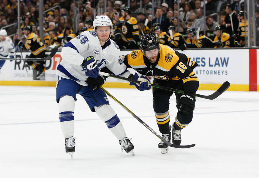 НХЛ: Бостон одолел Тампу, Рейнджерс проиграли Колорадо, победы Далласа, Флориды и Виннипега