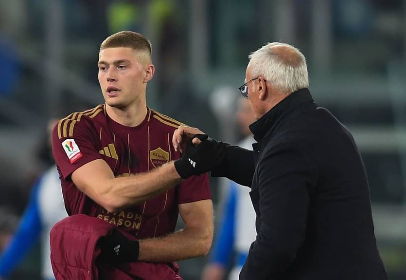 "Он выступает ориентиром": Тренер Ромы оценил игру Довбика "Он выступает ориентиром": Тренер Ромы оценил игру Довбика