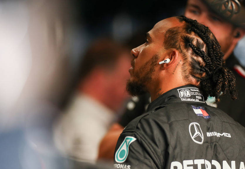 Руководитель Мерседес нашел объяснение невыразительным результатам Хэмилтона