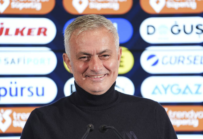 Жозе Моурінью потролив Арсена Венгера, згадавши легендарний пуховик француза