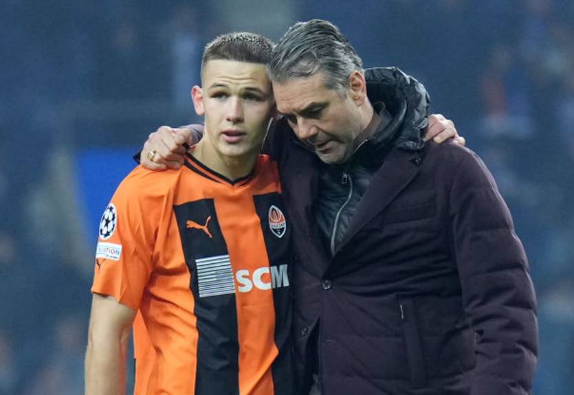 "Очень грустно, что ты уходишь": Тренер Шахтера попрощался с Сиканом "Очень грустно, что ты уходишь": Тренер Шахтера попрощался с Сиканом