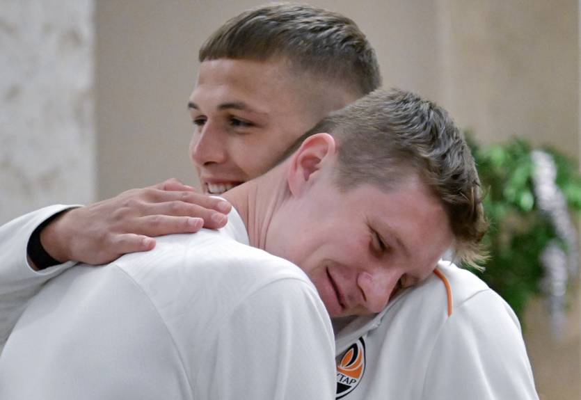 Как Сикана в Турцию провожали: Шахтер поделился трогательными фото Как Сикана в Турцию провожали: Шахтер поделился трогательными фото