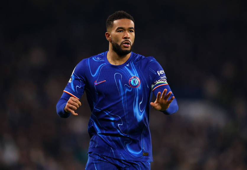 Капитана Челси забавно потроллили в барбершопе, заставив "сменить" клуб