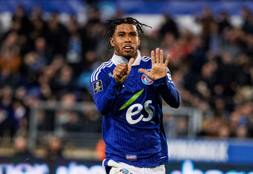 Гравця, який належить Челсі, пограбували, викравши коштовності на суму майже 500 тисяч фунтів Гравця, який належить Челсі, пограбували, викравши коштовності на суму майже 500 тисяч фунтів