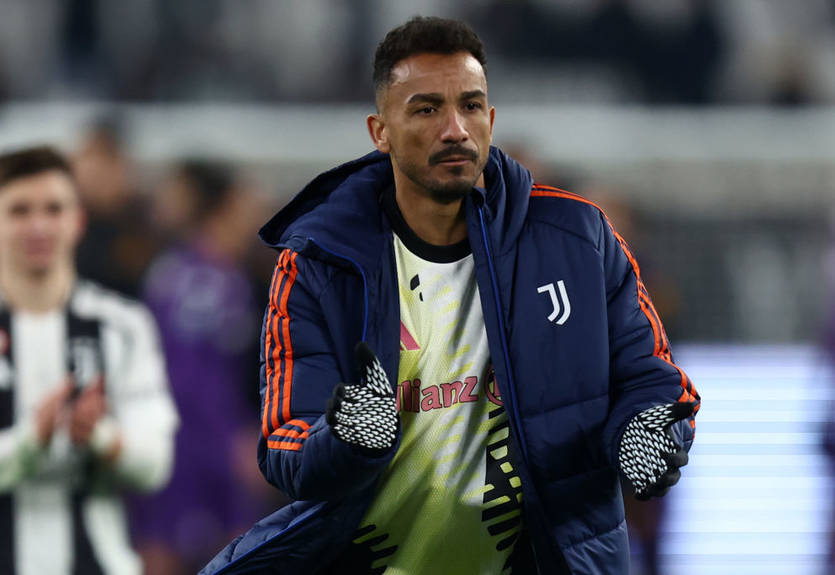 Экс-защитник Реала и Манчестер Сити вернулся на родину Экс-защитник Реала и Манчестер Сити вернулся на родину