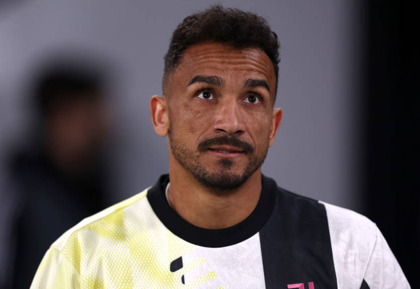 Ювентус расторг контракт с капитаном сборной Бразилии