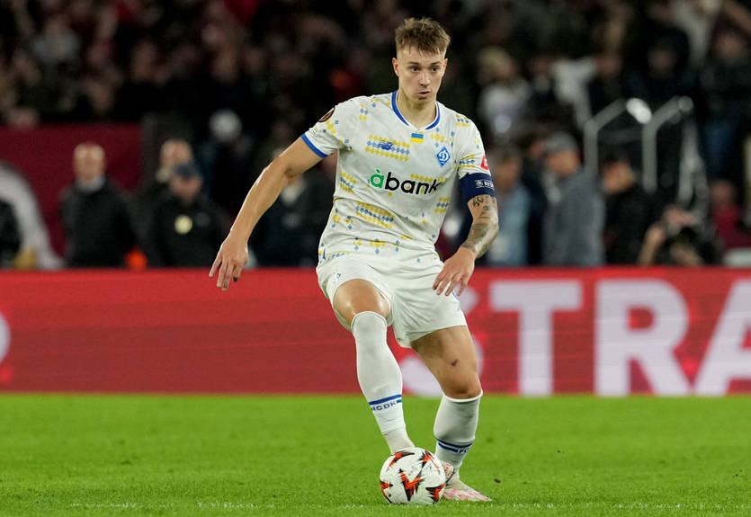 Клуб АПЛ веде переговори щодо трансферу хавбека Динамо