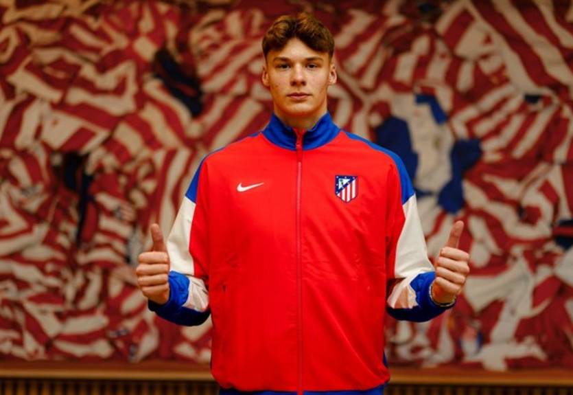 Юный украинский голкипер подписал первый профессиональный контракт с Атлетико Юный украинский голкипер подписал первый профессиональный контракт с Атлетико