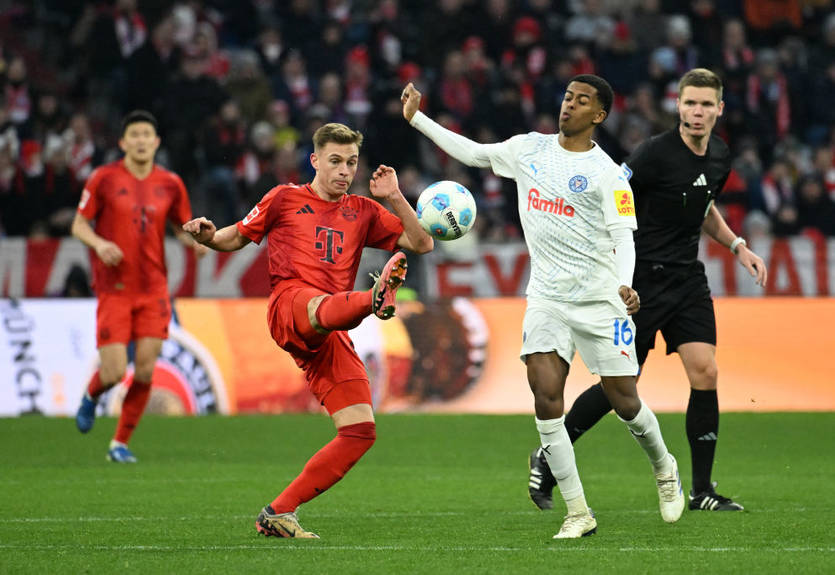 Баварія двічі пропустила в кінці, однак, все одно переграла аутсайдера Бундесліги Баварія двічі пропустила в кінці, однак, все одно переграла аутсайдера Бундесліги
