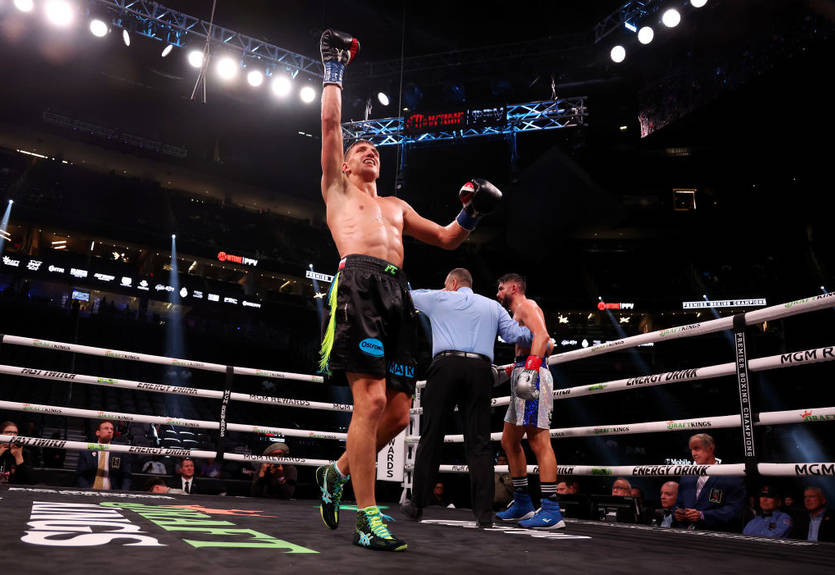 Черкашин ранним нокаутом защитил титул WBC International