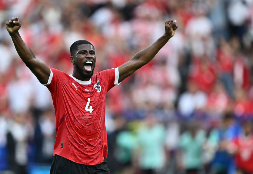 Не Забарний: Тоттенгем оголосив про перехід центрбека