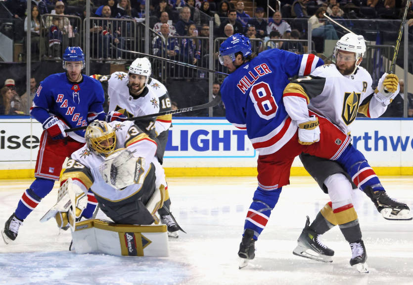 НХЛ: Вегас уступил Рейнджерс, Флорида обыграла Айлендерс, победы Колорадо, Далласа и Детройта