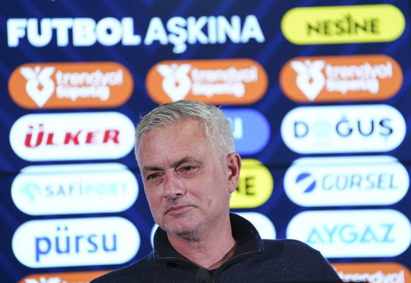 Моуринью ударил переводчика после матча чемпионата Турции