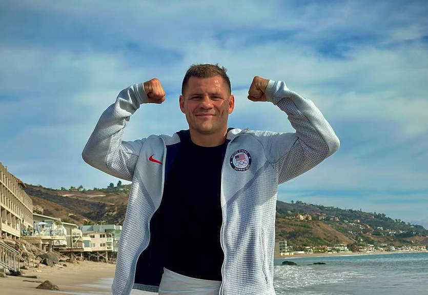 Беринчик - Дэвис: кто покажет бой в Украине