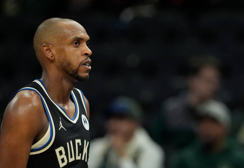 Милуоки обменял игрока чемпионского состава сезона-2020/21 Милуоки обменял игрока чемпионского состава сезона-2020/21