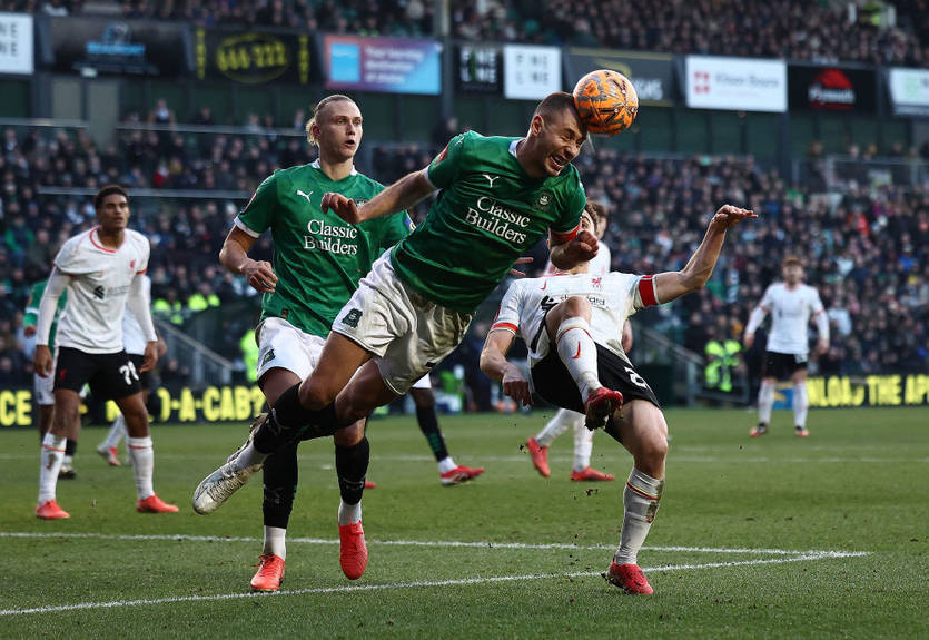 "Зубом меньше, раундом больше": Одноклубник Таловерова опубликовал с ним фото после матча с Ливерпулем