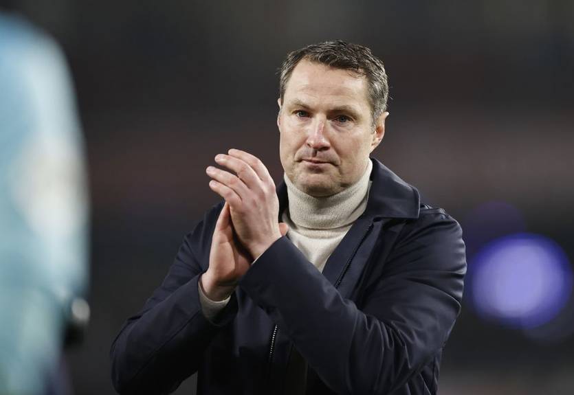 Віцечемпіон Нідерландів звільнив тренера за два дні до плей-офф Ліги чемпіонів