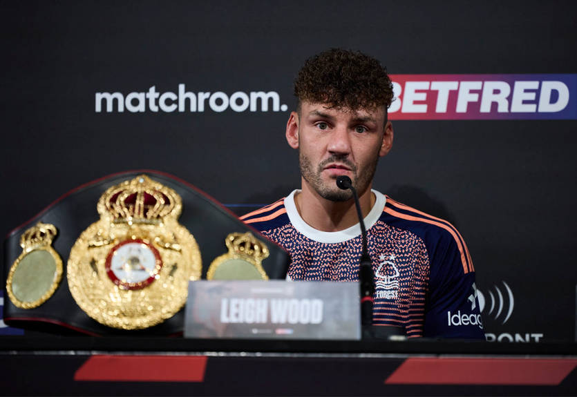 Уоррен организовал бой двух экс-чемпионов полулегкого веса Уоррен организовал бой двух экс-чемпионов полулегкого веса