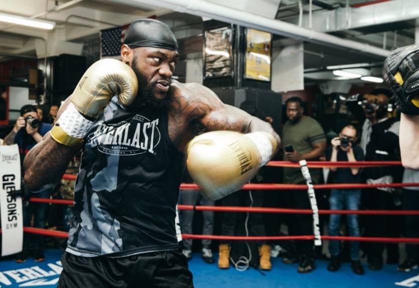 Уайлдер показал, как будет избивать Бризила